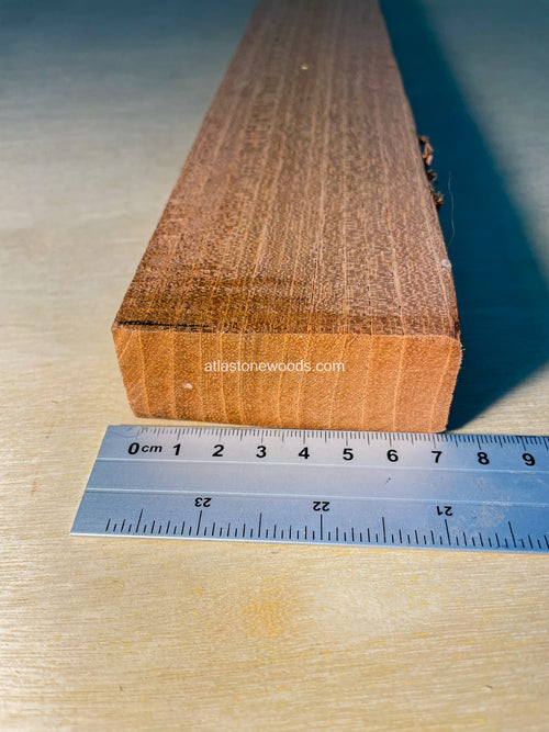 Guitar Neck Red Cedar (Cedrela Odorata) - Quarter Sawn